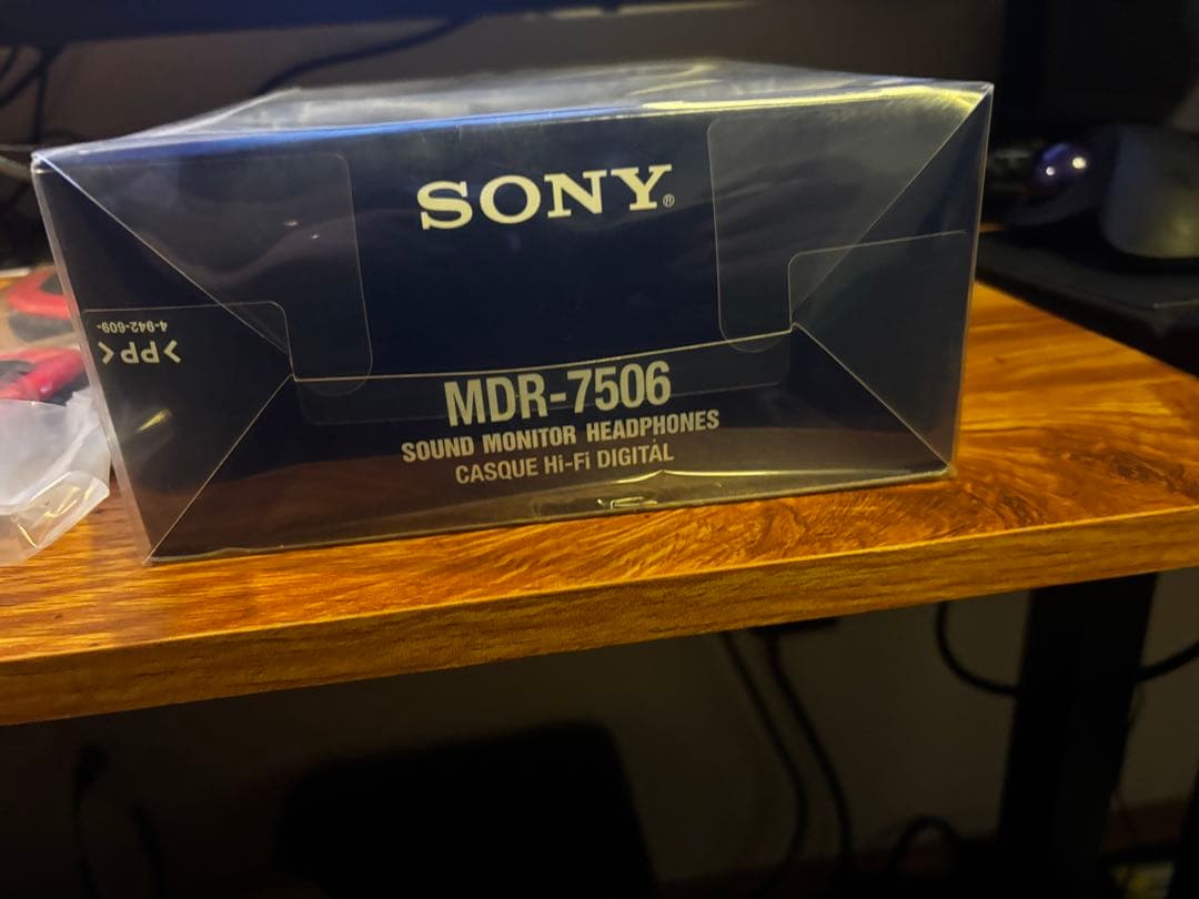 SONY MDR-7506 有線ヘッドホン　替パット付き