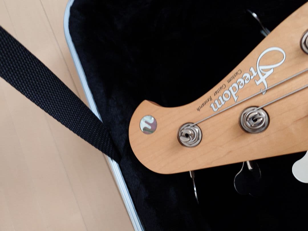 Freedom Custom Guitar Research フルオーダー JB