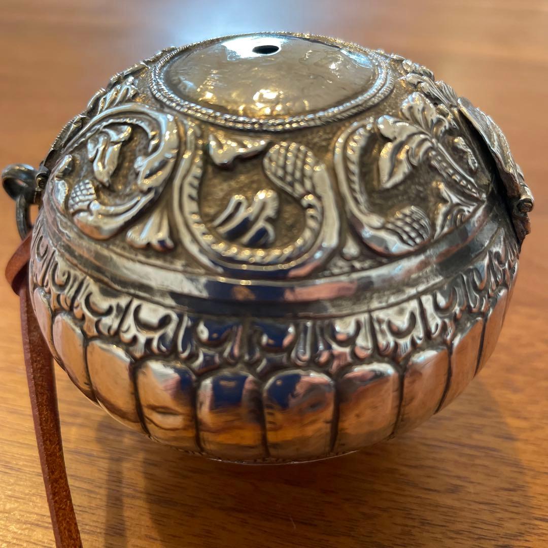 フローレス島 古民具 銀製噛みタバコ用具ガンビル入れ