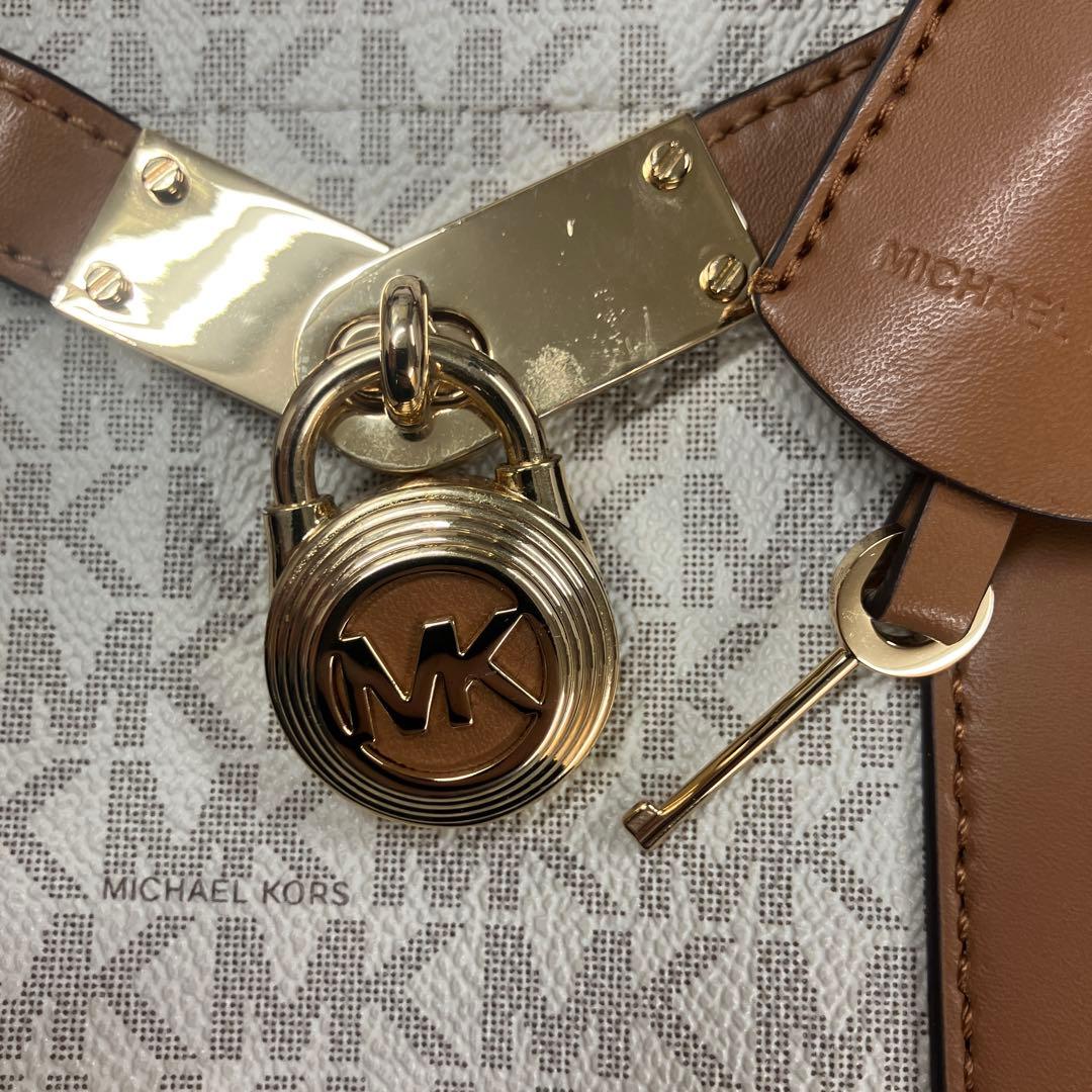 E1-1-01 MICHAEL KORS ロゴ入りバッグ