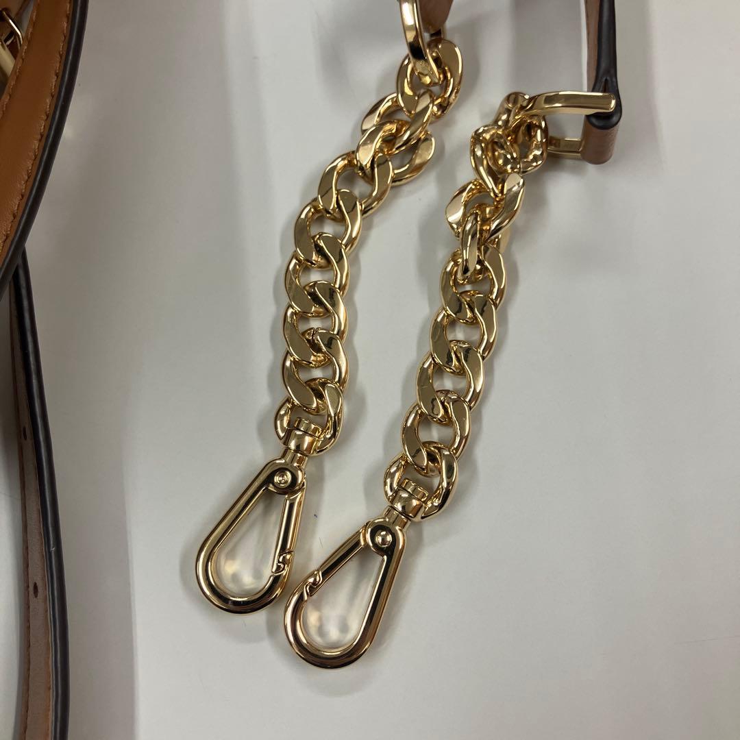 E1-1-01 MICHAEL KORS ロゴ入りバッグ