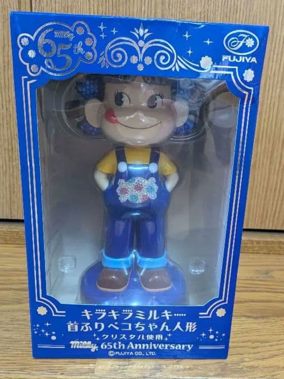 キラキラミルキー　首ふりペコちゃん人形　クリスタル使用　 65周年記念フィギュア
