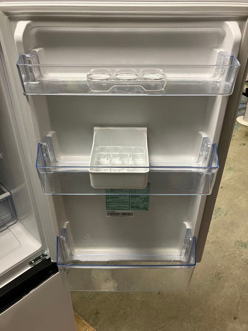 12r62. Hisense 162L 冷凍冷蔵庫 HR-D15F 2023年製