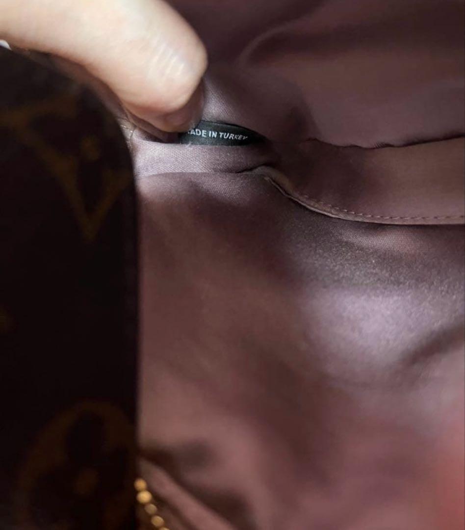 MIU MIU ミュウミュウ　 ピンク ショルダーバッグ　ポシェット