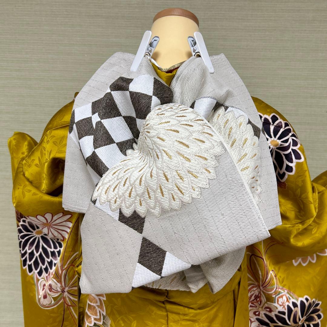 からし色　シックな菊の柄の振袖フルセット
