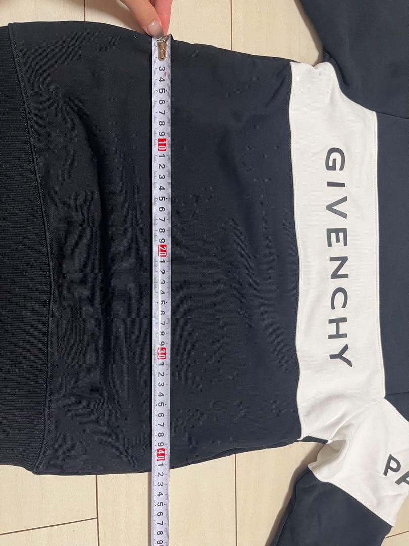 GIVENCHY トレーナー