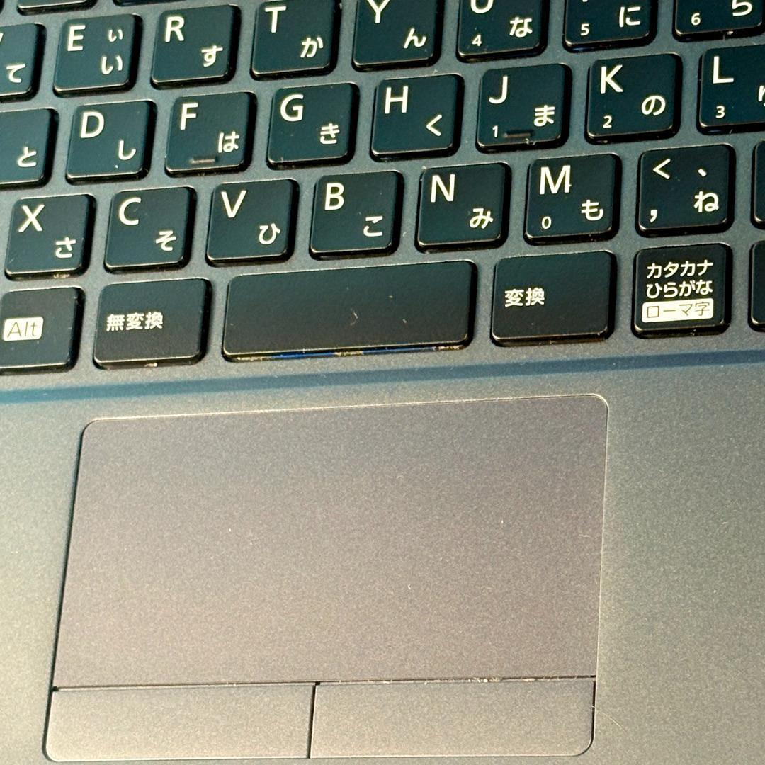 超薄型軽量！メモリ8GB・SSDで快速・指紋認証・Win11◆ノートパソコン