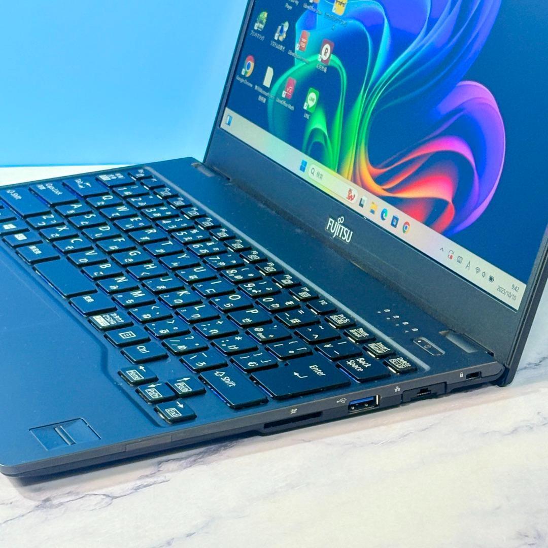 超薄型軽量！メモリ8GB・SSDで快速・指紋認証・Win11◆ノートパソコン