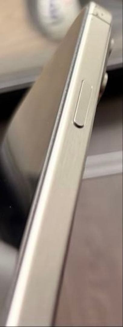 iPhone 15 Pro 256GB ナチュラルチタニウム（箱、付属品あり）