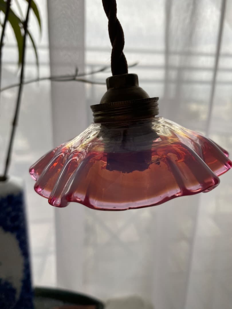 フランス　アンティーク　ピンクのオパリン　小さなガラス灯　アトリエランプ