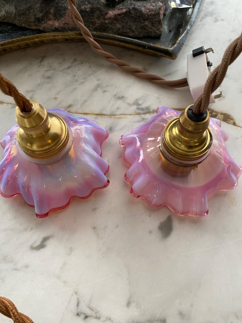 フランス　アンティーク　ピンクのオパリン　小さなガラス灯　アトリエランプ