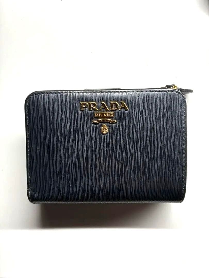PRADA ネイビー 二つ折り財布