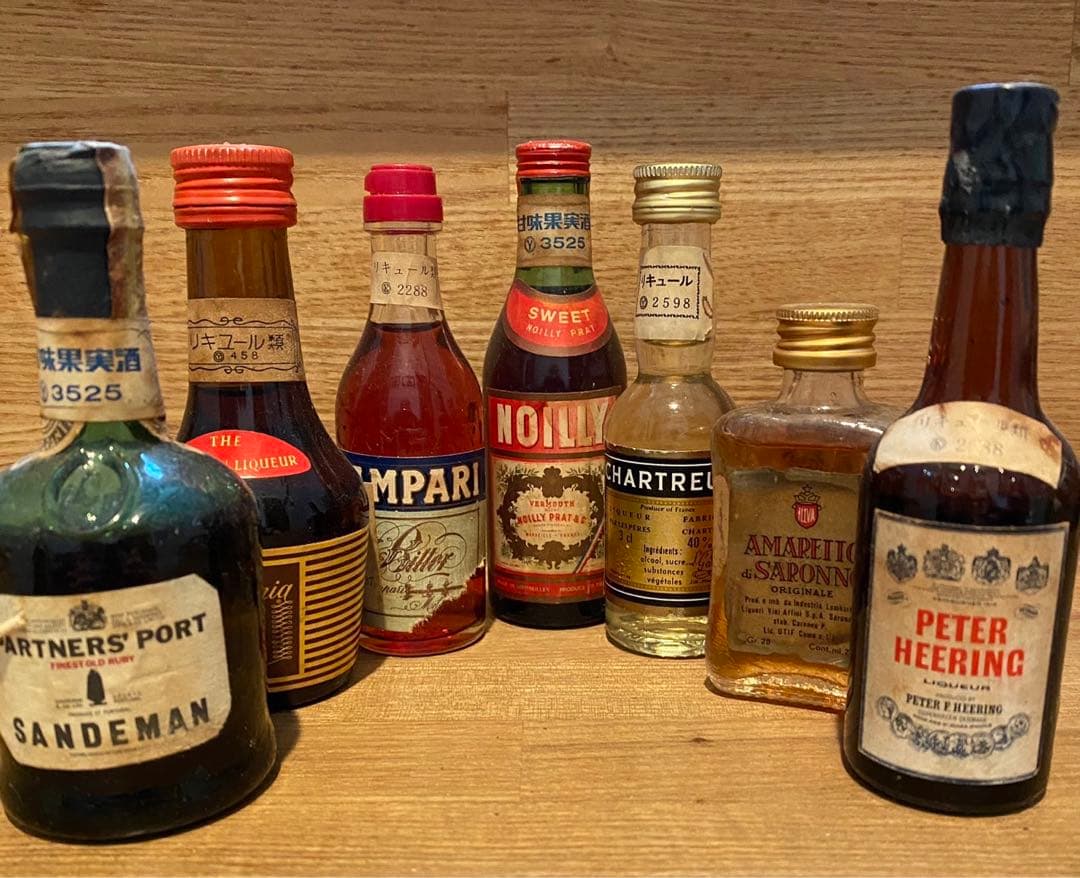 m*7様 希少！ルイ13世ミニチュアバカラボトル&古酒ミニチュアボトル100本！