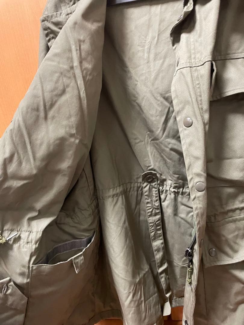 実物スイス軍  マウンテンパーカー  ミリタリージャケット  ユーロミリタリー