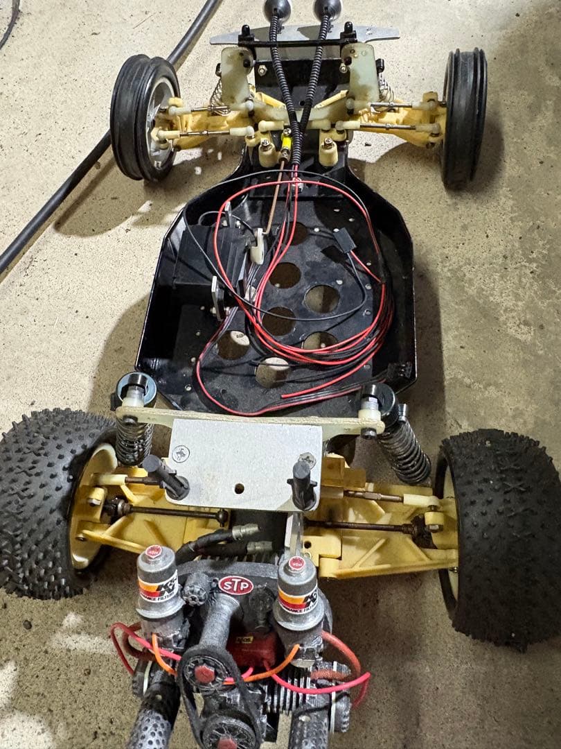 ピ*ス様 おそらく京商　バギー　RC