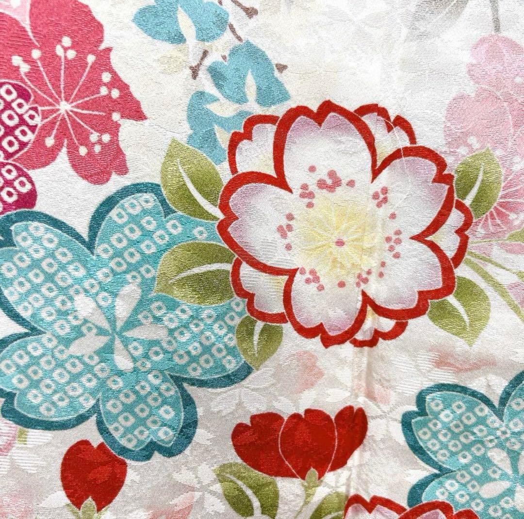 桜花模様の振袖　着物　晴れの日　成人式　卒業式