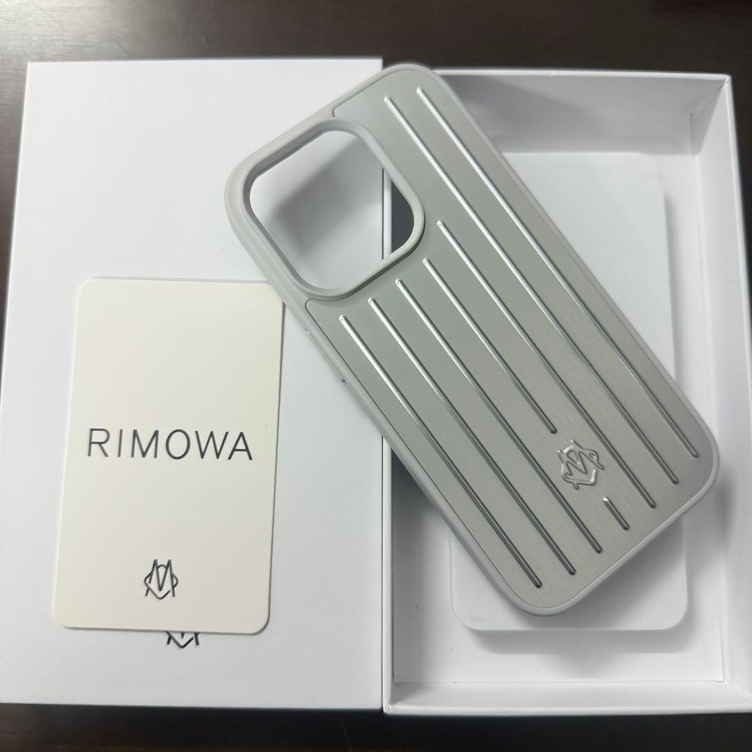 未使用RIMOWA シルバー iPhone15proMax用ケース
