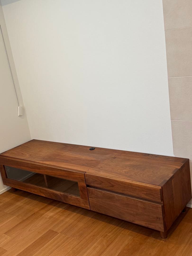 世田谷　城南エリア　受け渡しのみ　無垢材ウォールナット テレビ台 モダンデザイン