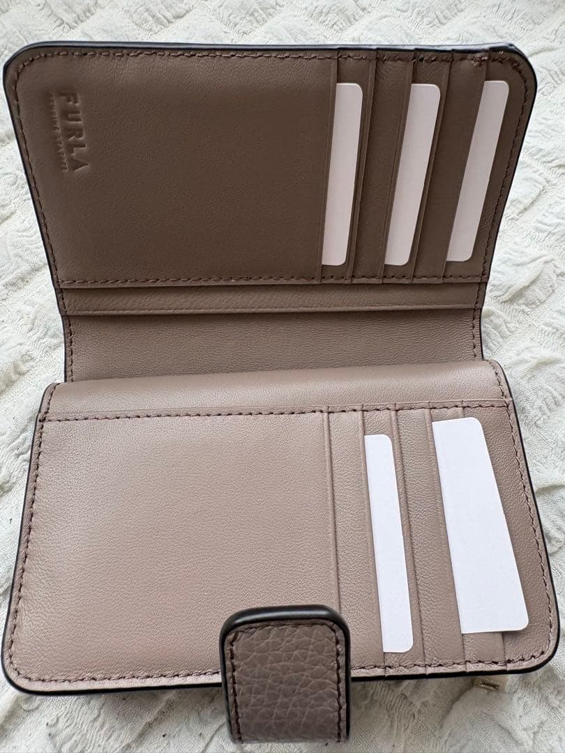 FURLA カメリア　二つ折り財布　グレージュ