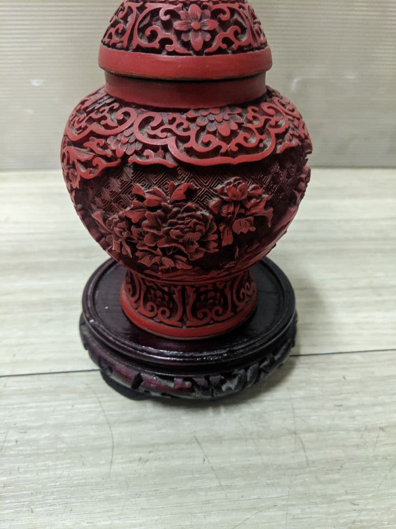 唐物 山水花草彫り 堆朱 茶入れ 唐木台付 彫漆 漆器 茶道具