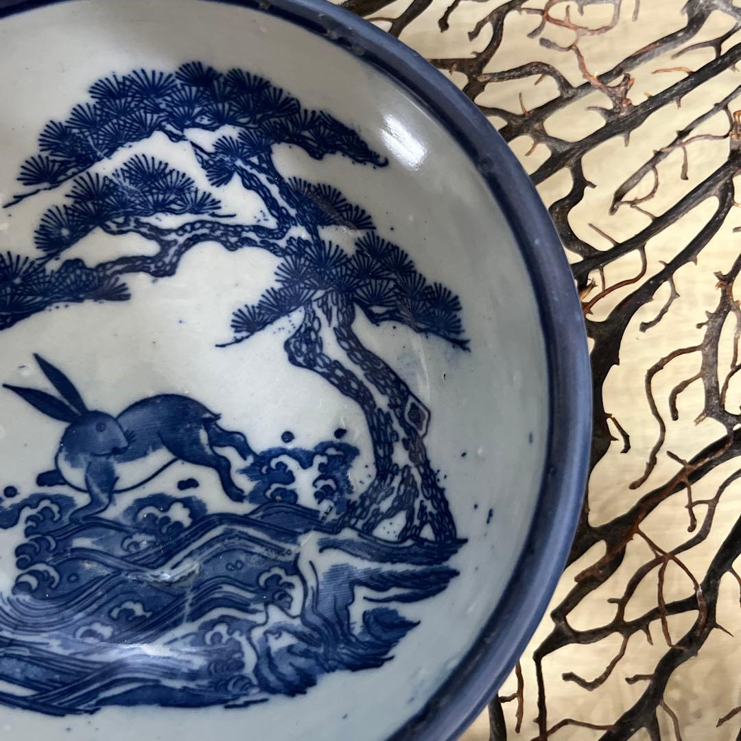 骨董　古伊万里　図変わり印判　動物　波乗り兎　老松　貝フチ　丸鉢　膾皿　１客