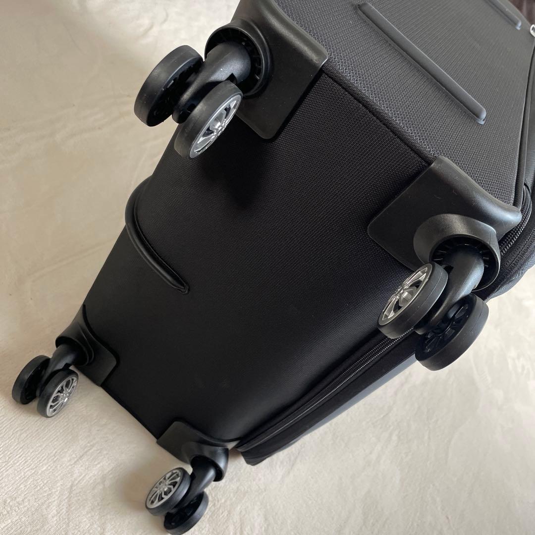 Samsonite モメンタススピナーエキスパンダブル68リットル