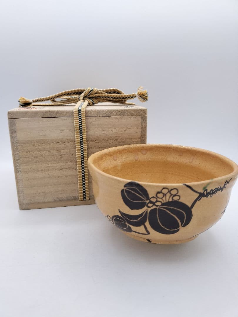 c443 茶碗 赤織部 人物唐花 佐藤和子 木箱 茶道具 古物