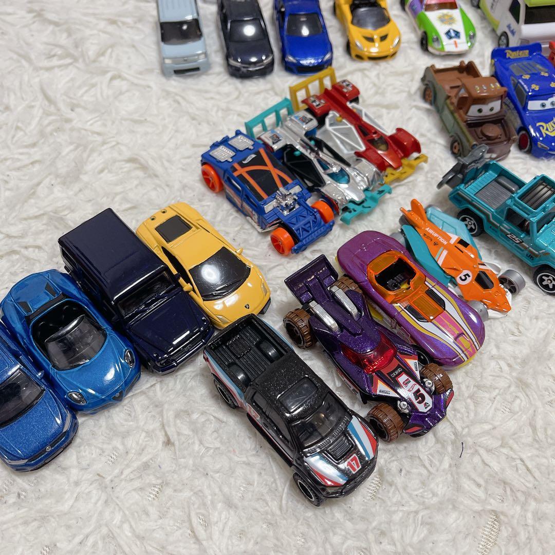 トミカ45台セット　カーズ　トミカパーキングケース×2個　ホットウィール