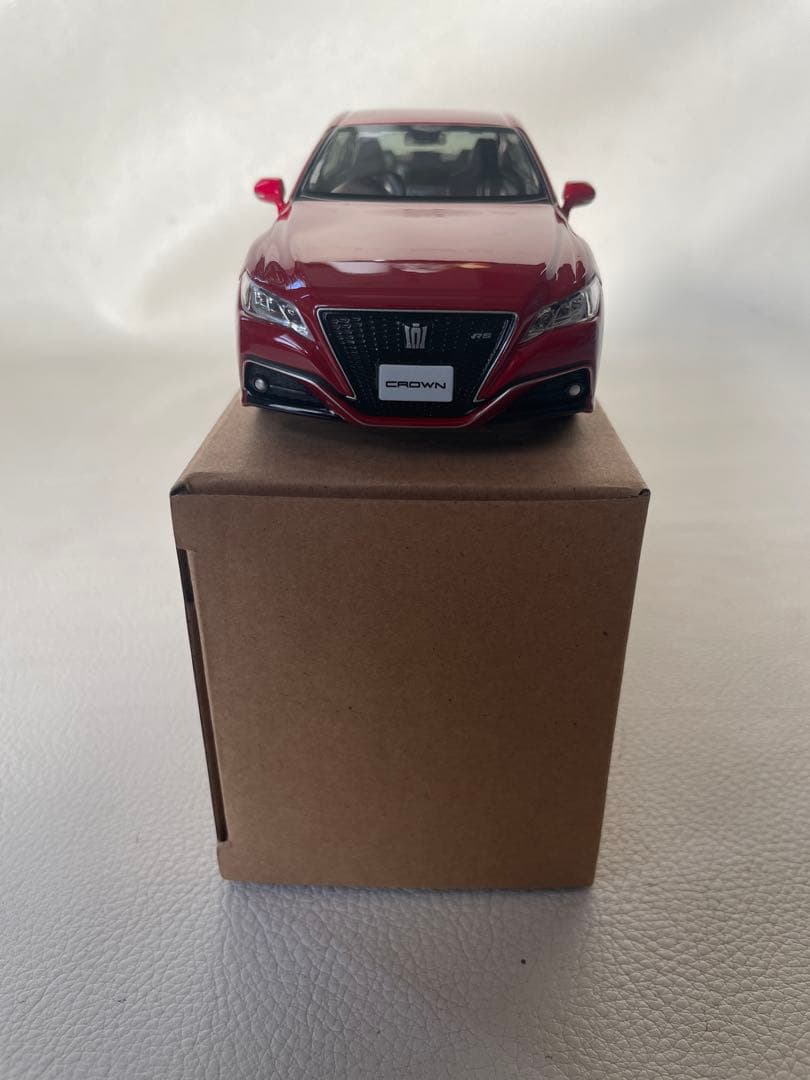 トヨタ クラウン RS ミニカー 1/30 ③ 3U5 エモーショナルレッドⅡ