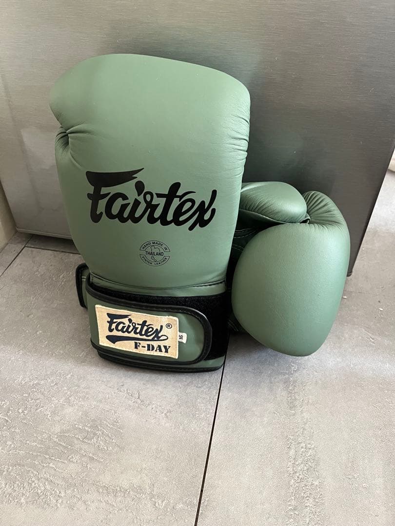 Fairtex ボクシング、ムエタイグローブ16オンス/ゲーオ選手着用モデル