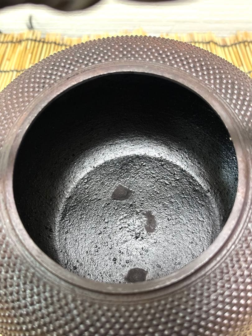 未使用品　南部秀山堂南部伝統工芸士 佐藤 勝弘造アラレ 南部鉄瓶 南部鉄器 鉄瓶