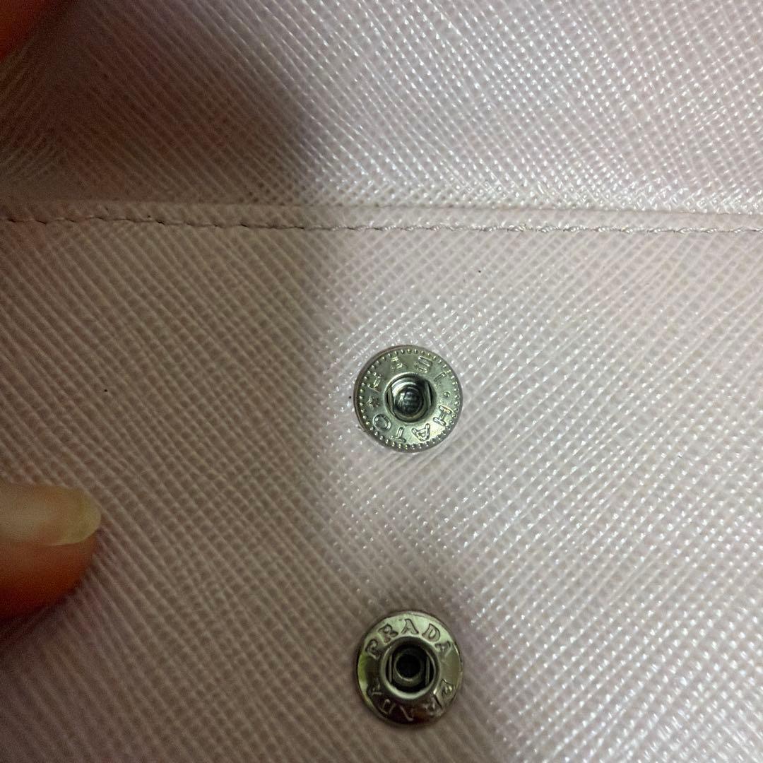 過労キティ^_−☆ 様　prada サフィアーノトライアングル 財布　ピンク