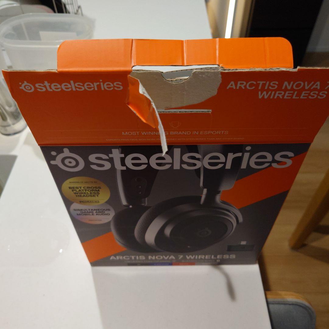 ヘッドホン SteelSeries Arctis Nova 7 Wireless