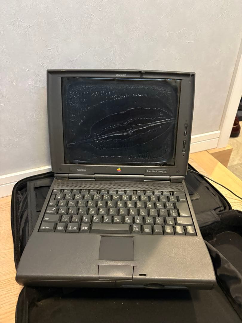 Apple PowerBook 1400 本体