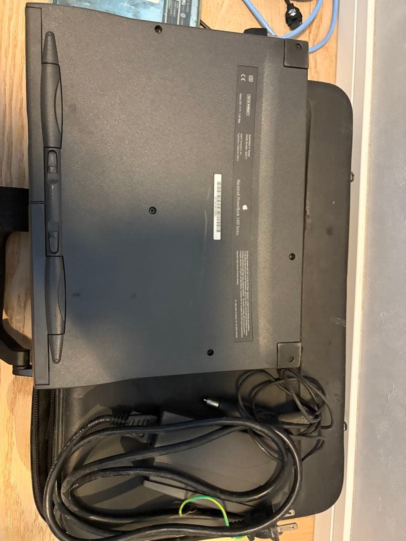 Apple PowerBook 1400 本体