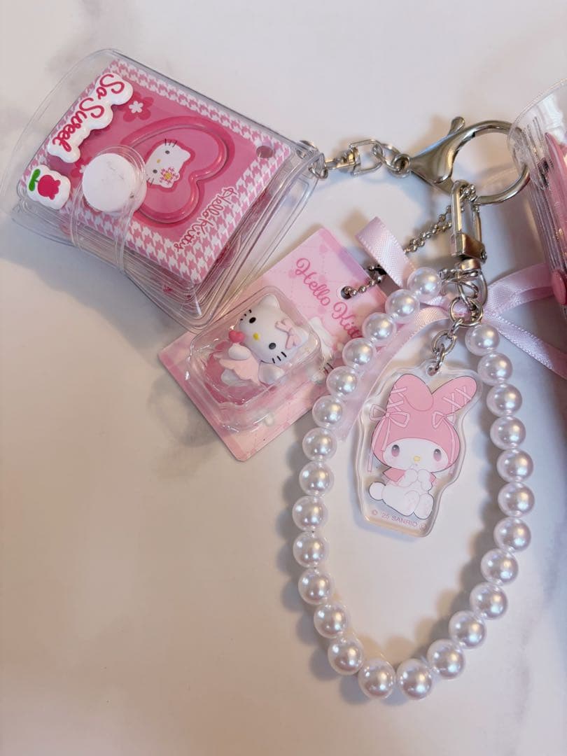 マイメロディ ハローキティ シール帳完成品♡