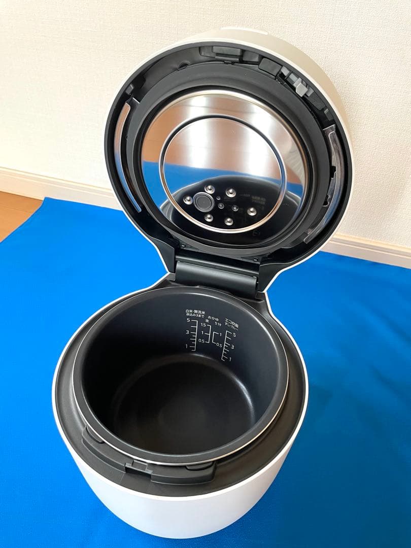 美品 パナソニック 炊飯器5合 圧力IH SR-R10B-W ホワイト