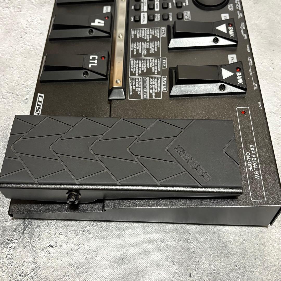 BOSS　GT-8　ギターエフェクター　ソフトケース付き