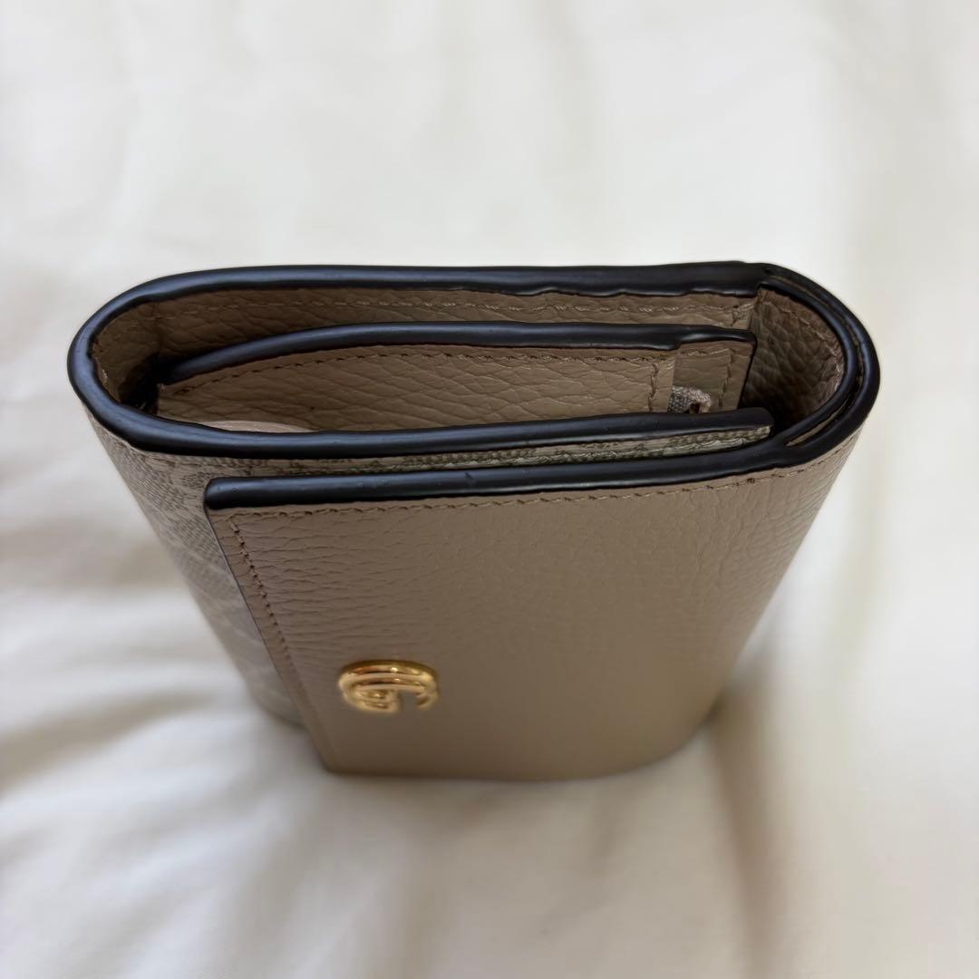 【美品】GUCCI 二つ折り財布