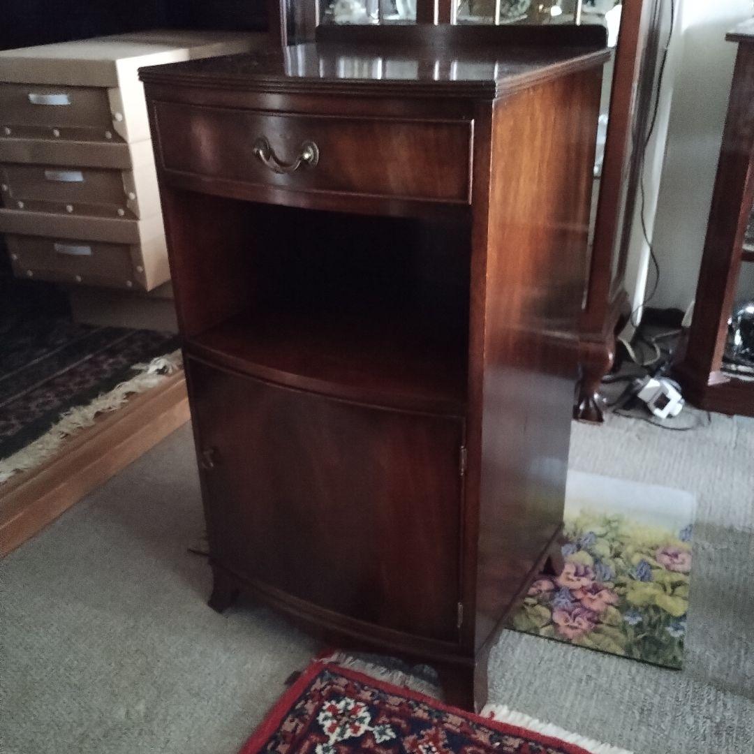 アンティーク　サイドキャビネット