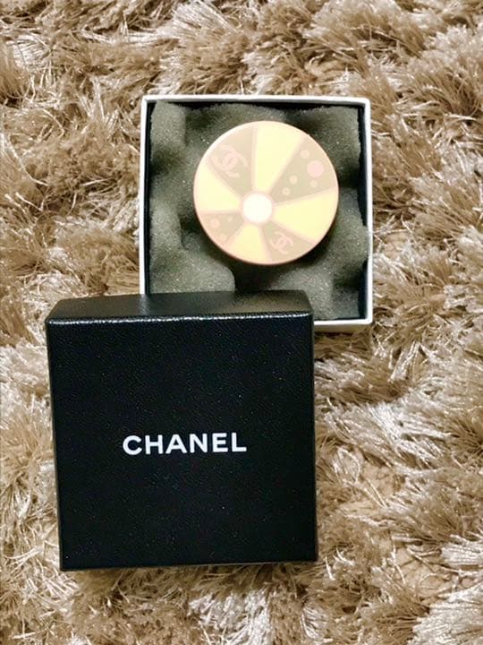 【CHANELシャネル】ブローチ（中古）&コットン（新品）