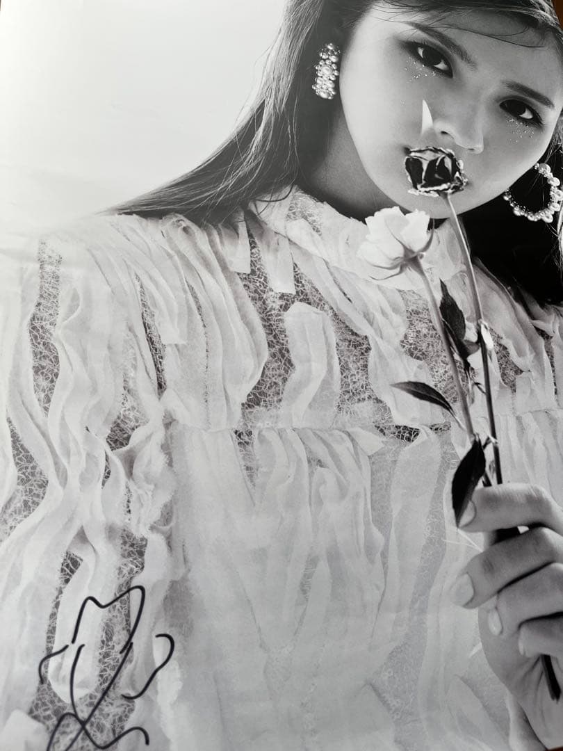 (G)I-DLE ミヨン 直筆サイン入りポスター