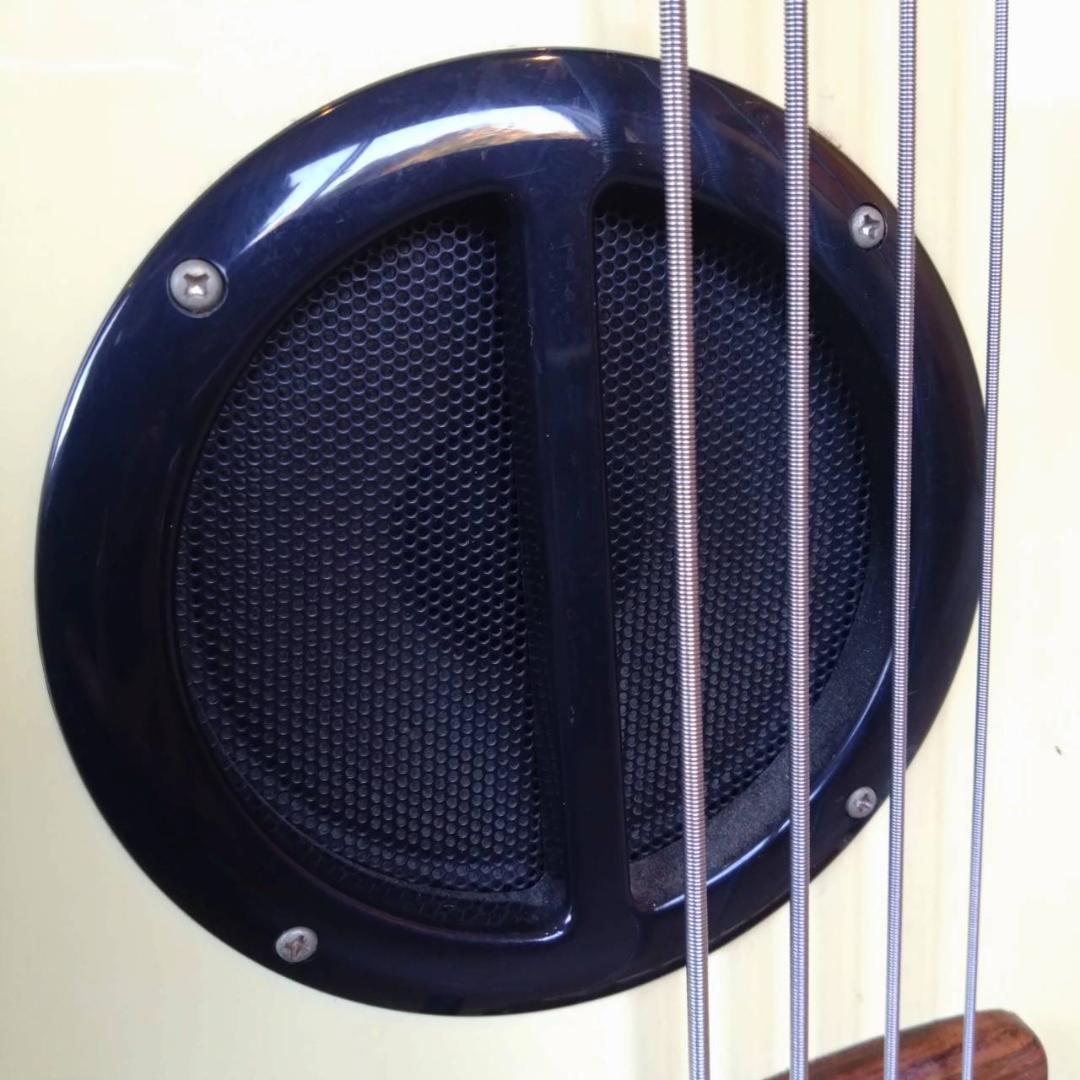 Fernandes　PIE-ZO　ピエゾー　アンプスピーカー内蔵ベース