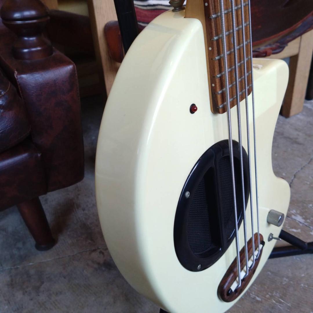 Fernandes　PIE-ZO　ピエゾー　アンプスピーカー内蔵ベース