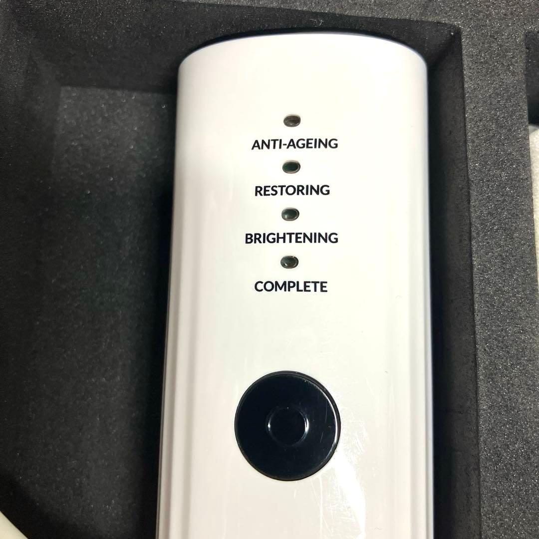 ボディ・フェイスケア CURRENTBODY skin 4 -IN-1 LED FACE MASK