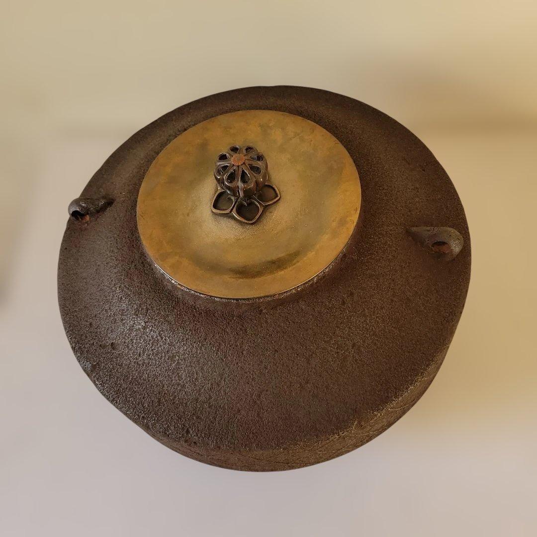 鉄製 茶釜 金属の蓋 花模様