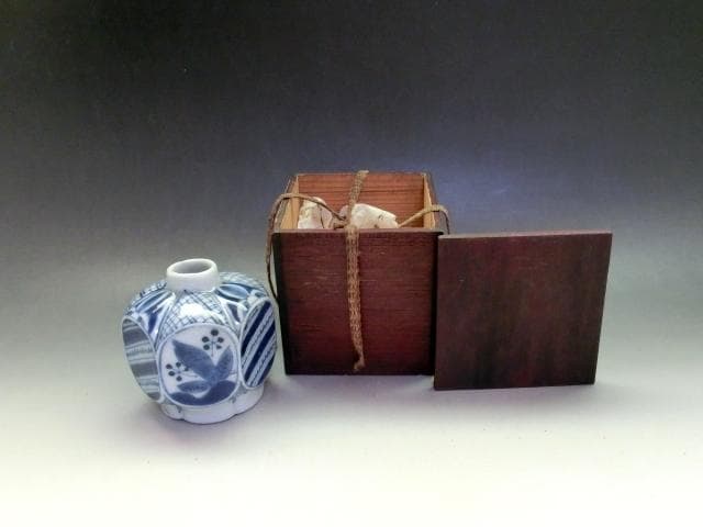 花瓶■古手染付窓唐草人物幾何学模様絵六角花生け(江戸期)古伊万里 時代物骨董品■