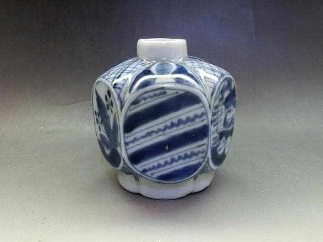 花瓶■古手染付窓唐草人物幾何学模様絵六角花生け(江戸期)古伊万里 時代物骨董品■