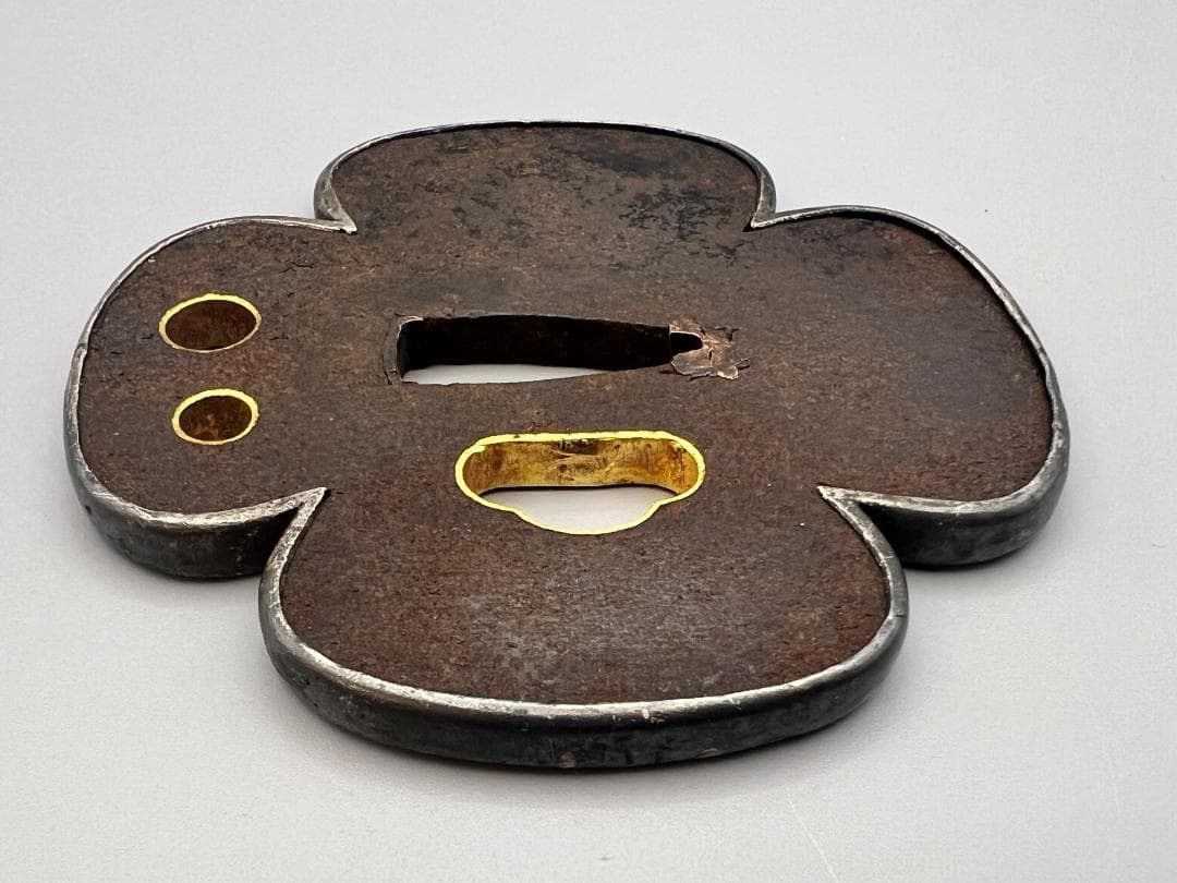 【海】江戸期　鉄鍔　木瓜型　銀覆輪　笄穴金内輪　２枚　無銘　刀装具　専用箱付