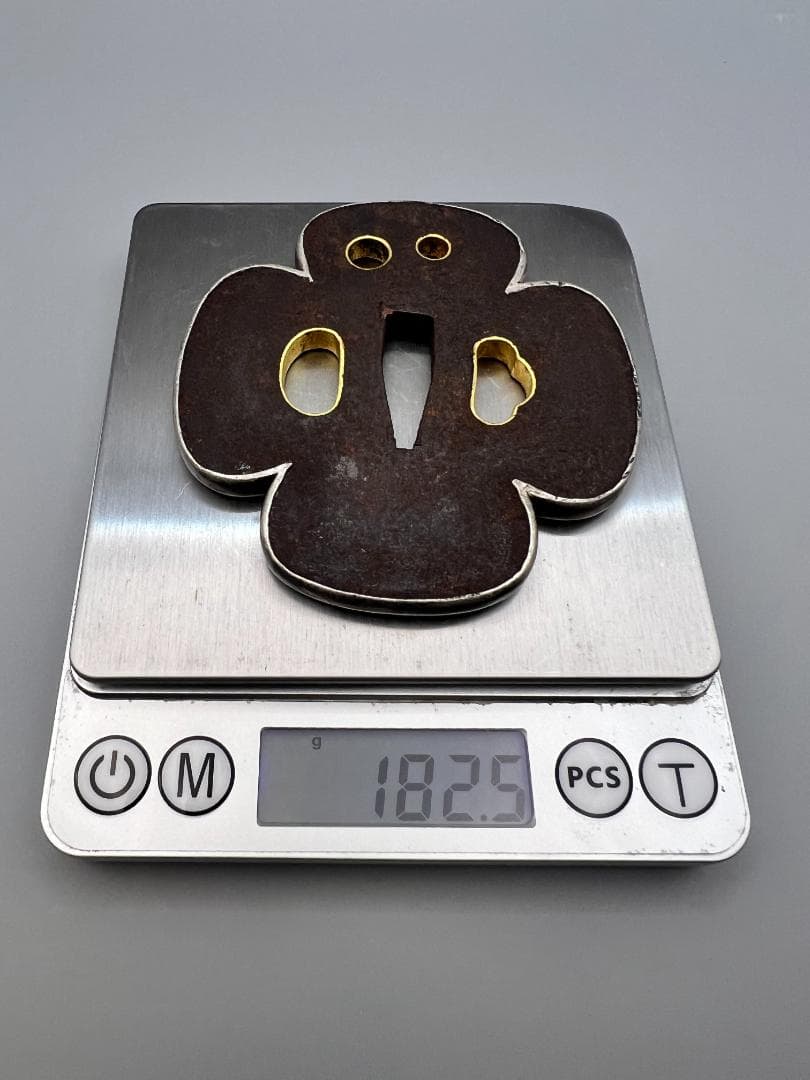 【海】江戸期　鉄鍔　木瓜型　銀覆輪　笄穴金内輪　２枚　無銘　刀装具　専用箱付